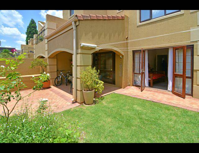 2 BEDROOM SECTIONAL TITLE TO LET IN WAVERLEY
